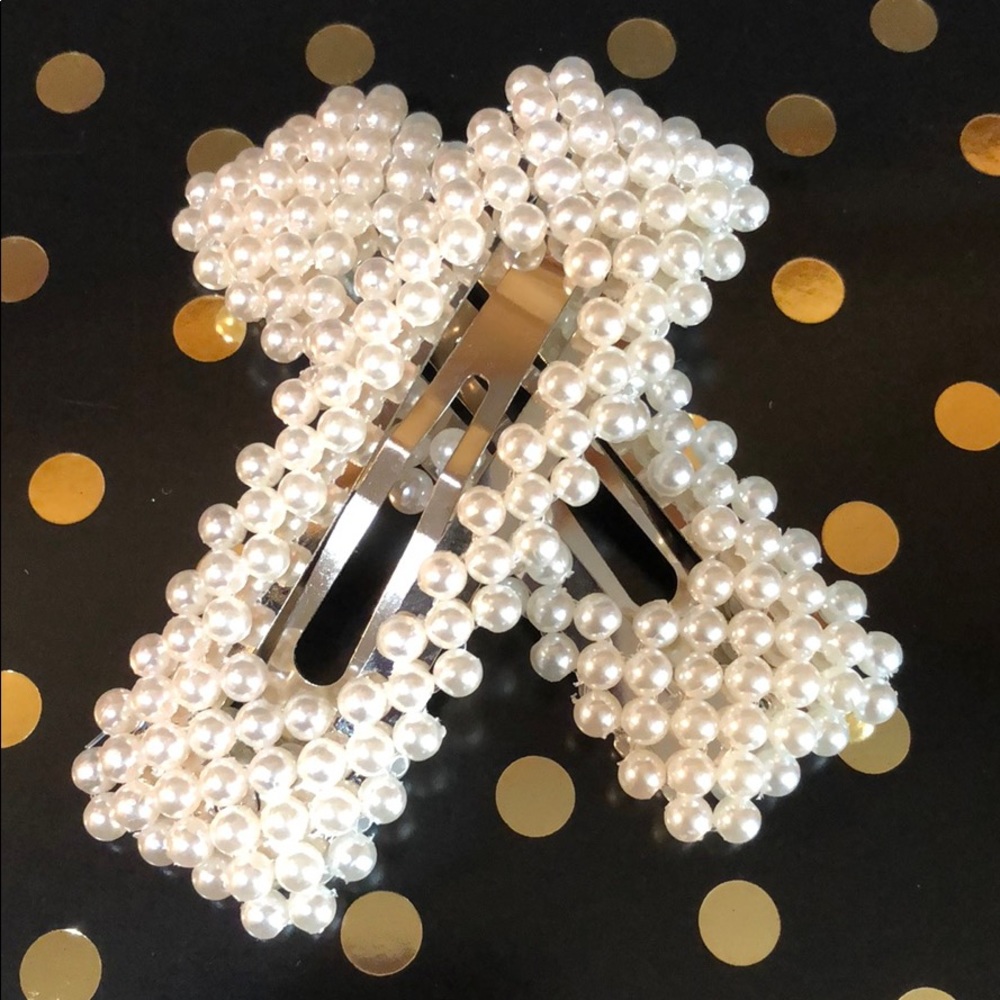 Pearl Hair Clips! 2/12. Discounts!!Make an offer